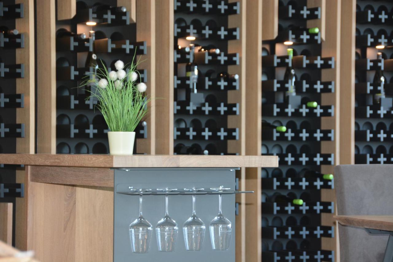 Weingut Bugner Meizelhof Klein-Winternheim Exterior foto